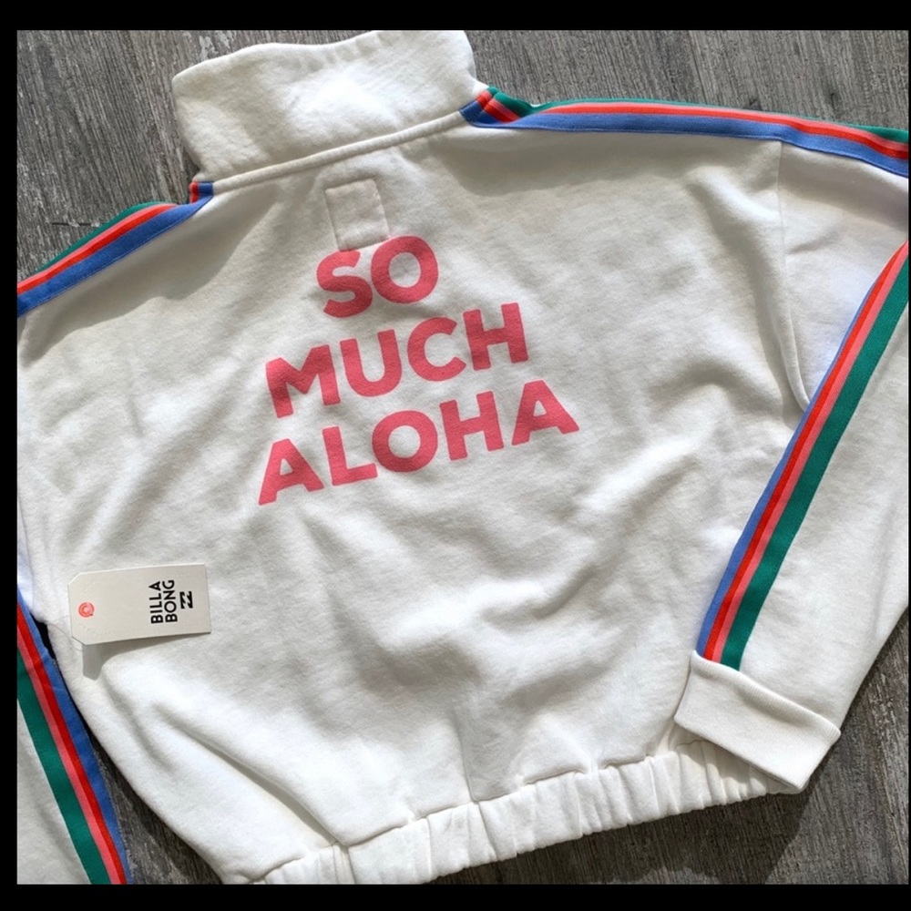 ๐ฅ๐ฅBILLABONG - FINDING WAVES FLEECE๐ฅ๐ฅ Womenโs Medium top, NWT, new, cute! ๐ฅ - Picture 2 of 6